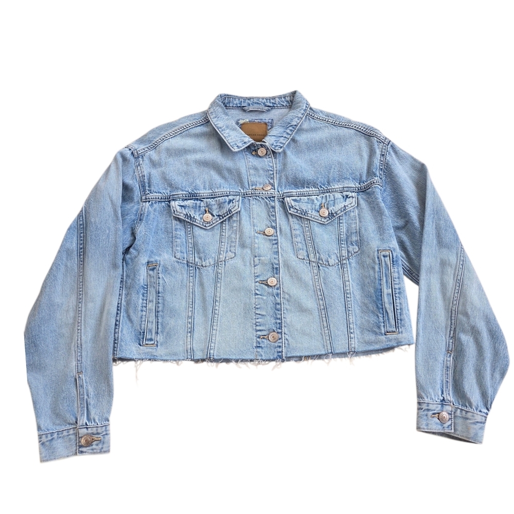 American Eagle Woman's Cropped Light Blue Denim Jacket Size Medium
